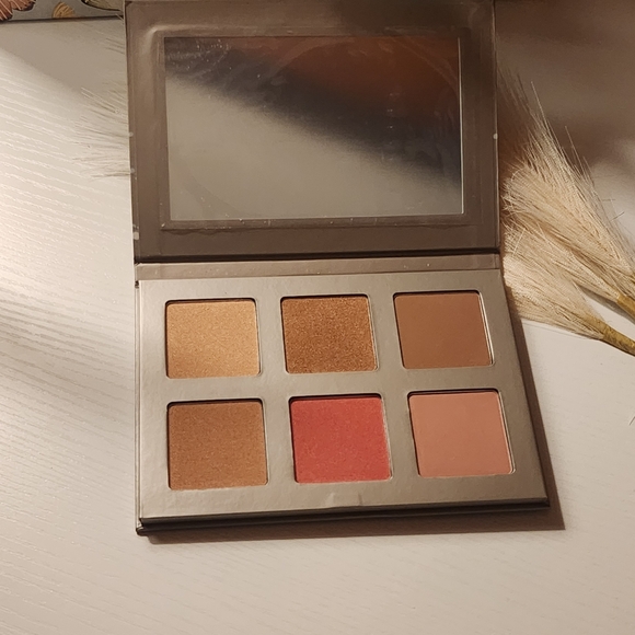 ICONIC LONDON BLAZE CHASER Face Palette - Picture 5 of 8